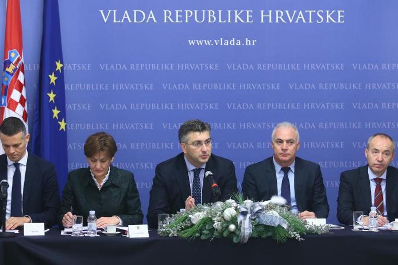 Sastanak premijera sa županima te predstavnicima Udruge gradova i Udruge općina