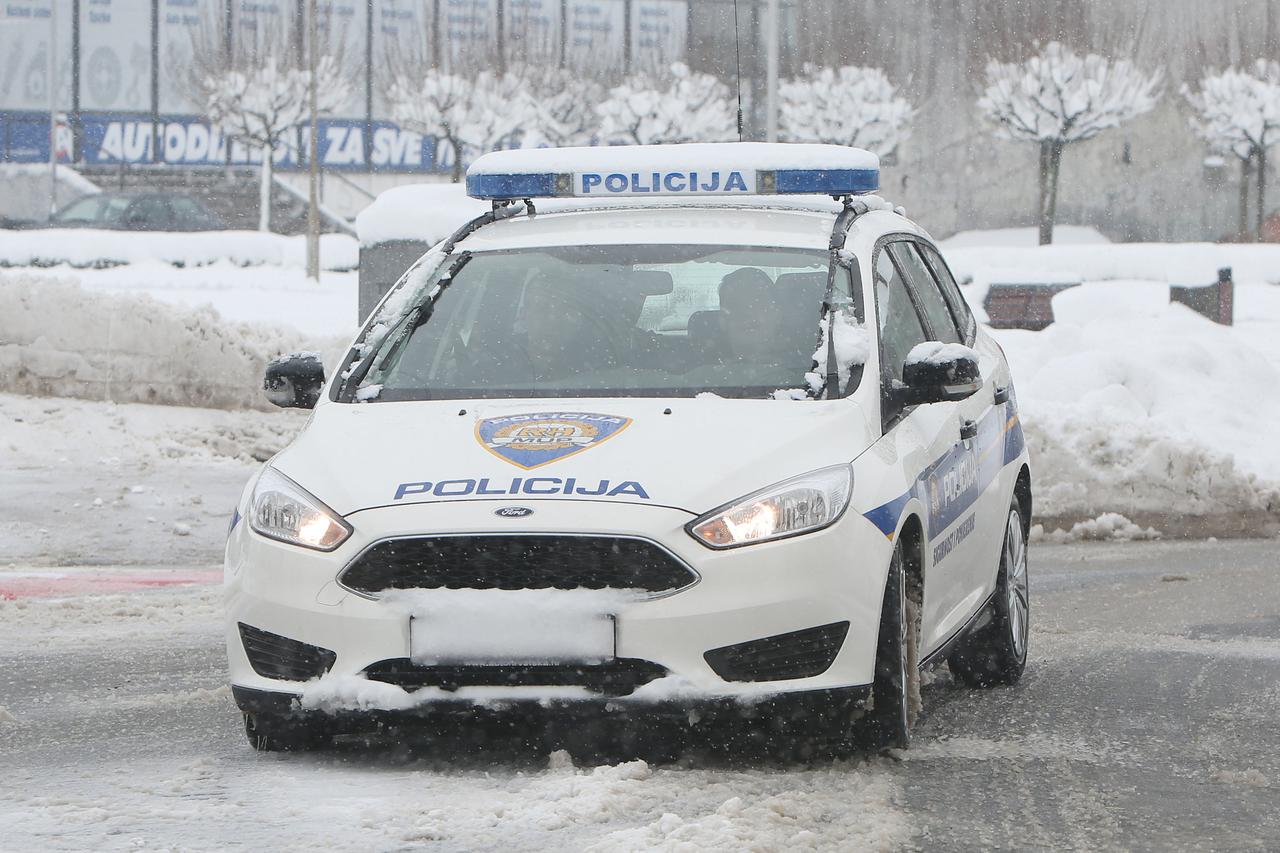policija