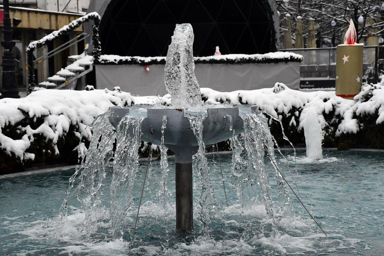 Slavonski Brod: Idilična zimska atmosfera na gradskim ulicama