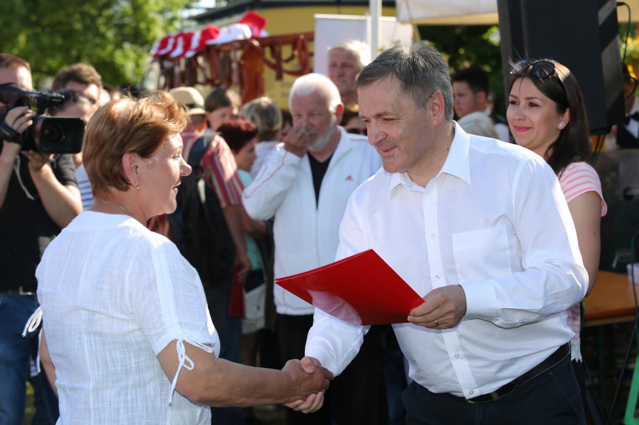 08.05.2015., Velika Gorica - Otvorenje prvog velikogorickog Gradskog vrta, ekoloske zelene zone u kojoj ce gradjani na gradksom zemljistu uzgajati vlastito povrce i voce. Photo: Tomislav Miletic/PIXSELL