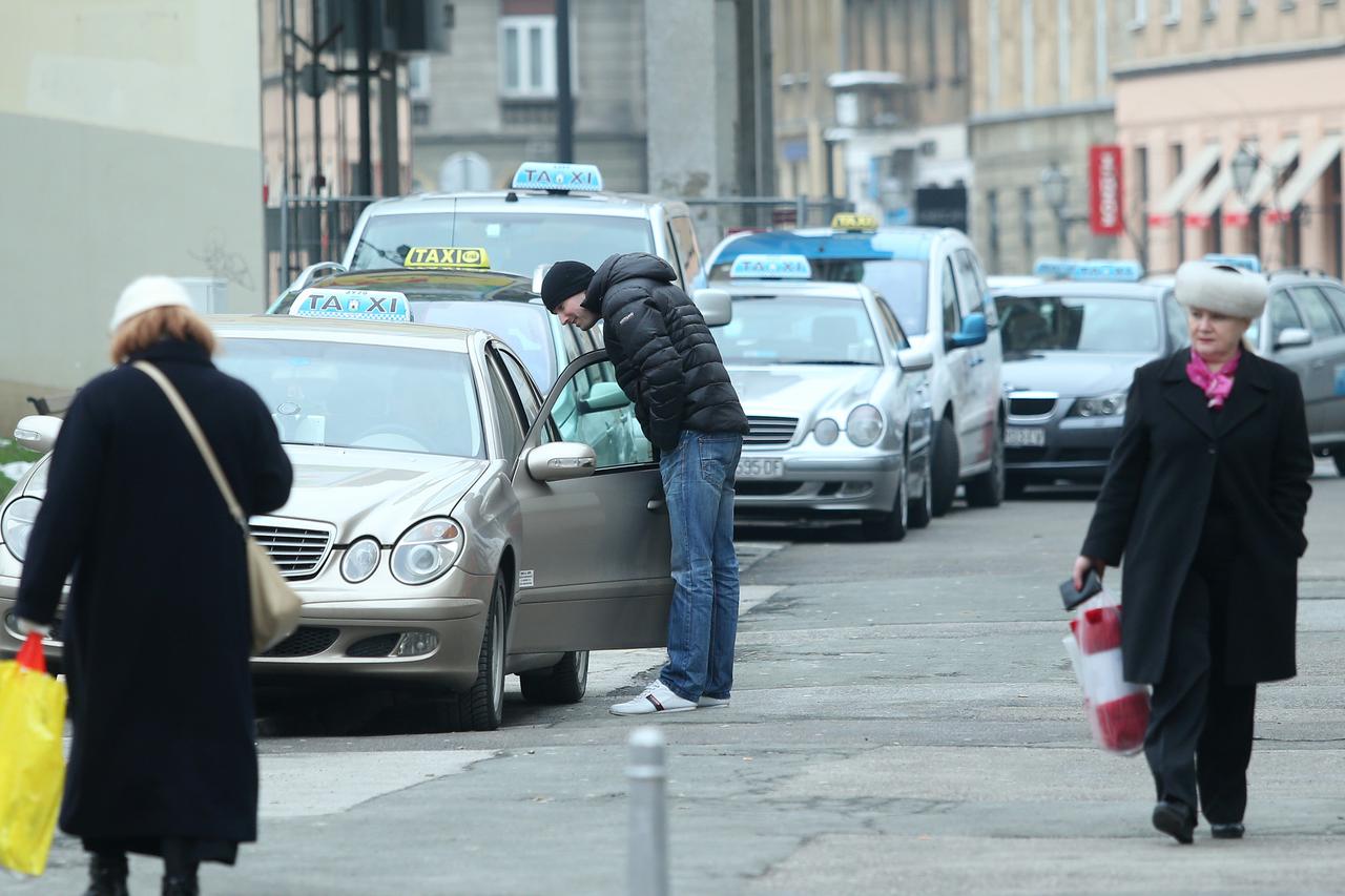 04.02.2014., Zagreb - Vozaci taxija na taxi stajalistima u uzem centru grada. Photo: Sanjin Strukic/PIXSELL