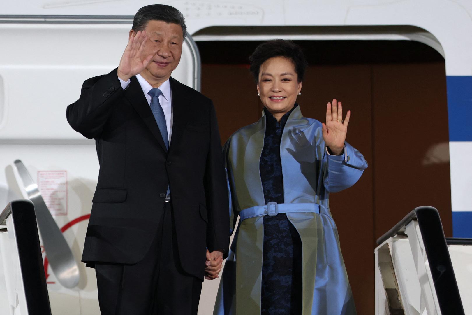 China's President Xi Jinping and his wife Peng Liyuan wave upon their arrival for an official two-day state visit, at Nikola Tesla Airport in Belgrade, Serbia, May 7, 2024. REUTERS/Marko Djurica Photo: MARKO DJURICA/REUTERS