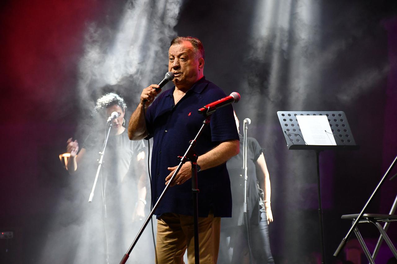 Slavonski Brod: Koncert Halida Bešlića u Tvrđavi Brod