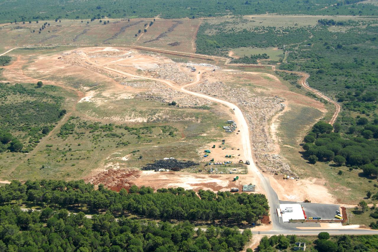 Zadar: Gradski deponij u Diklu