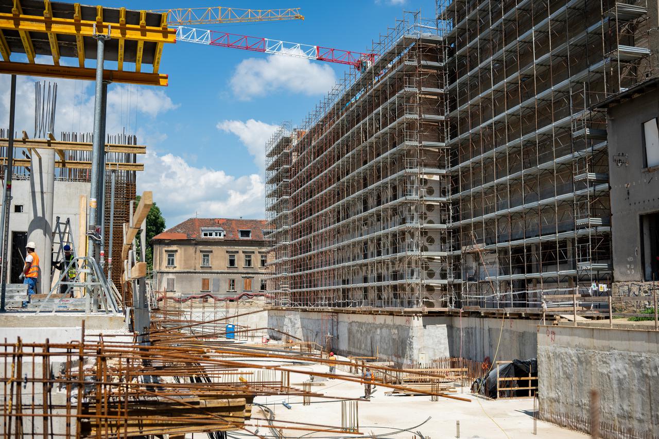 Zagreb: Obilazak Paromlina i radova s dogradonačelnikom Lukom Korlaetom