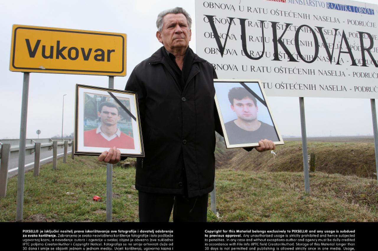 '01.03.2013., Vukovar - Marijan Zivkovic, otac dvojice poginulih branitelja koji tvrdi da ce prvi skinuti cirilicnu tablu kad se postavi.  Photo: Marko Mrkonjic/PIXSELL'