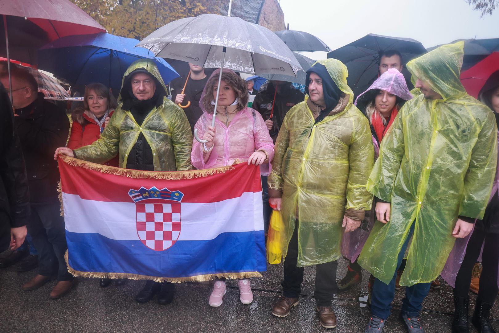 18.11.2022., Vukovar , Obiljezavanje  Dana sjecanja na zrtvu Vukovara 1991. - 2022. Prigodni program "Vukovar - mjesto posebnog Domovinskog pijeteta" pocet ce  u krugu Nacionalne memorijalne bolnice „Dr. Juraj Njavro“, nakon toga ulicama grada Vukovara  krenuti ce Krizni put - Kolona sjecanja do Memorijalnog groblja. Photo: Davor Javorovic/PIXSELL
