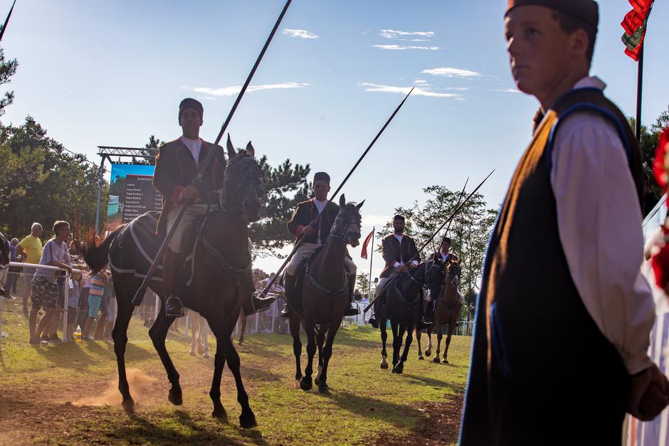 Barban: Antonio Osip slavodobitnik je 45. Trke na prstenac
