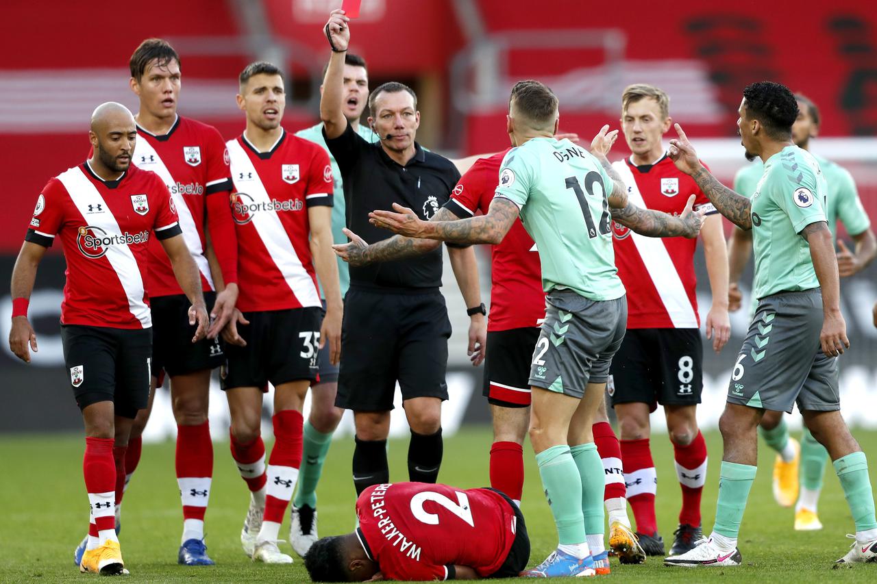Southampton v Everton - Premier League - St Mary's Stadium