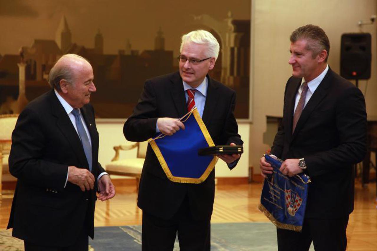 Ivo Josipović, Sepp Blatter, Davor Šuker, HNS (1)