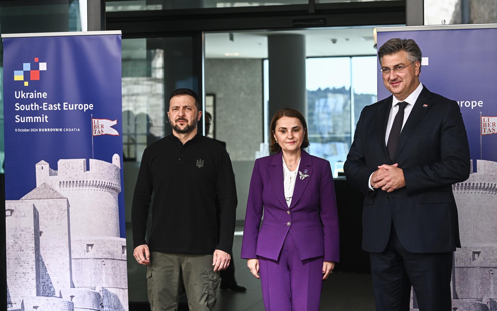 09.10.2024., Dubrovnik, Predsjednik Vlade Republike Hrvatske Andrej Plenkovic i predsjednik Ukrajine Volodimir Zelenski domacini su 3. sastanka na vrhu Ukrajina – Jugoistocna Europa, koji se odrzava u Dubrovniku. Dolasci predsjednika drzava i vlada. Predsjednik Vlade Andrej Plenkovic i predsjednik Ukrajine Volodimir Zelenski docekali su predsjednike drzava i vlada koje sudjeluju na Summitu. Luminita Odobescu ministrica vanjskih poslova Rumunjske. Photo: Marko Lukunic/PIXSELL