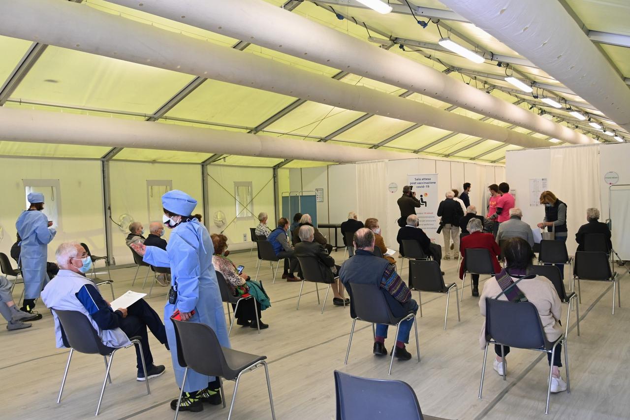Italy, Guido Bertolaso at the new vaccination center in Varese