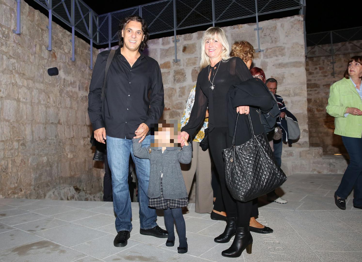 Prije 14 godina postali su roditelji kćeri Eme, koja je ime dobila po Sandrinoj omiljenoj glumici Emmi Thompson.
