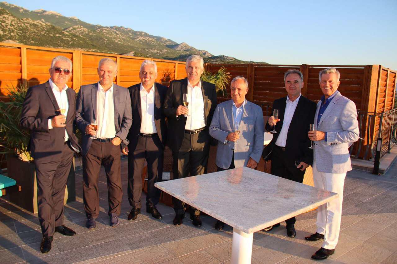 Susret dvadesetak čelnih ljudi Prstena i HNS-a bio je mnogo više od privatnog druženja