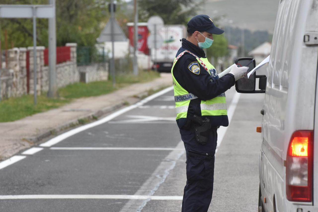 Policijska uprava Šibensko-kninska postavila nove punktove za kontrolu propusnica