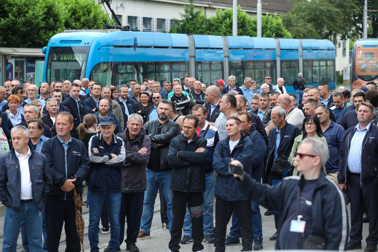 Zagreb: Radnici ZET-a prosvjeduju kod okretišta Remiza zbog nezadovoljstva potpisanim kolektivnim ugovorom