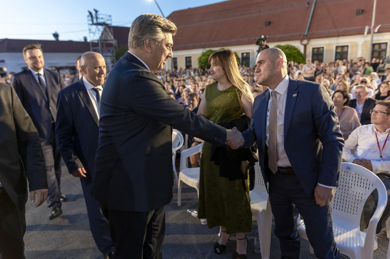 Andrej Plenković nazočio svečanom otvorenju 58. Đakovačkih vezova
