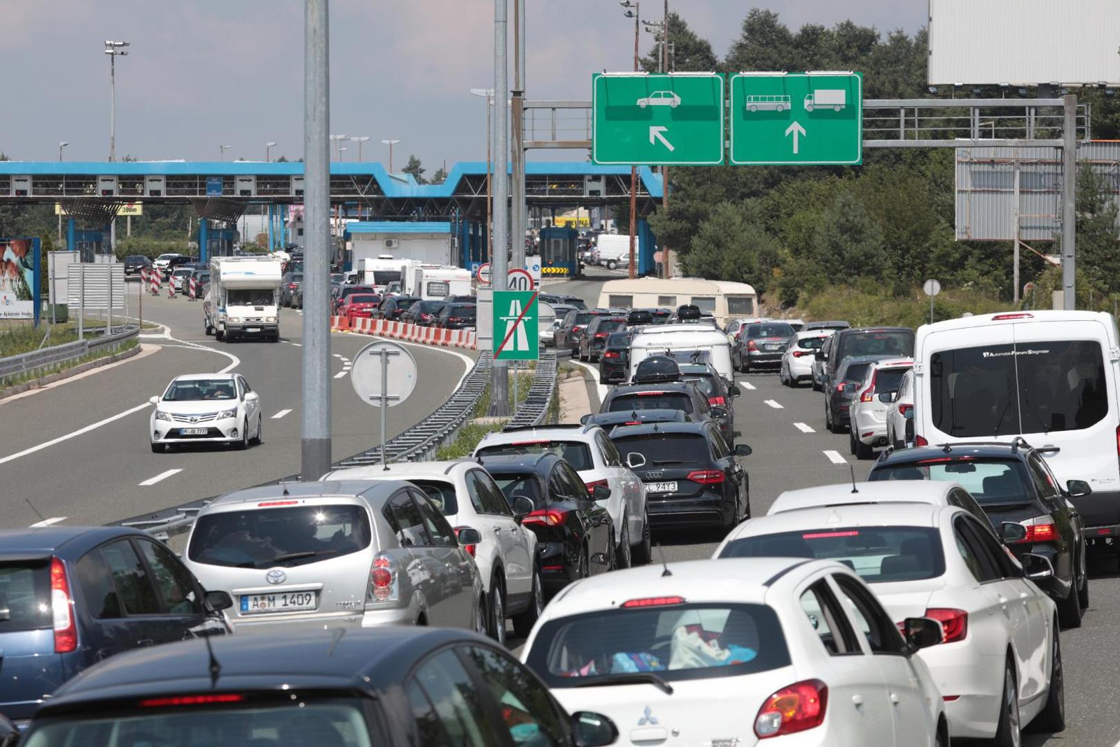 31.7.2020., Rupa - Guzve na granicnom prijelazu Rupa. Photo: Nel Pavletic/PIXSELL