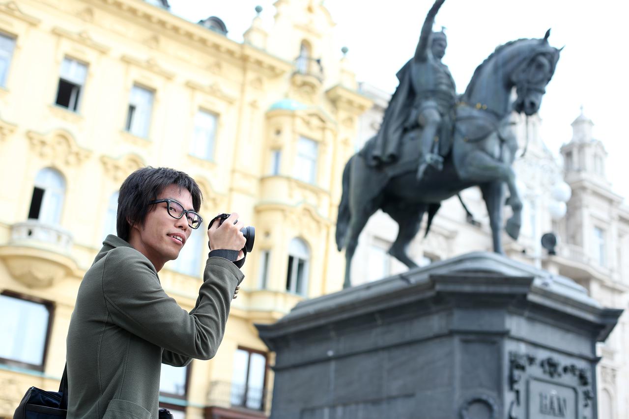 14.09.2015., Zagreb - Yuyxa Matsuo, japanski fotograf koji je ovih dana u Zagrebu i fotografira grad te objavljuje fotke na Twitteru. Photo: Sanjin Strukic/PIXSELL