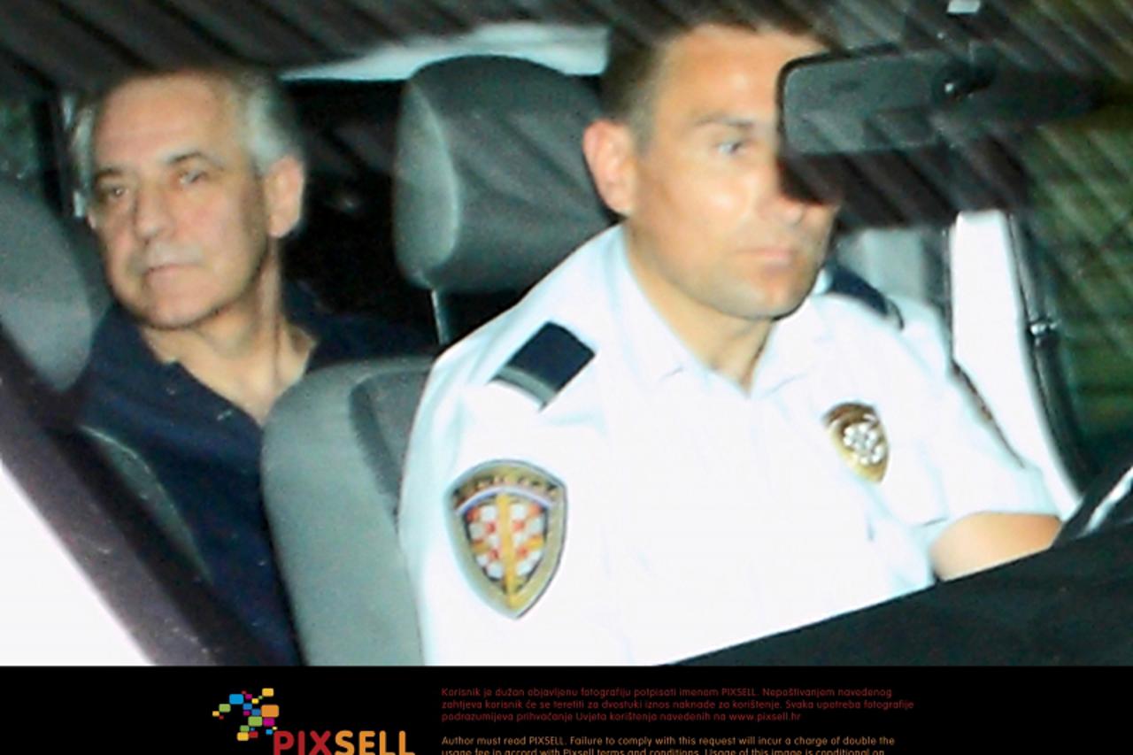 '09.08.2011., Zagreb - Ivo Sanader u kombiju pravosudne policije napusta privatnu kliniku u koju je dosao na pretrage gdje se zadrzao 3 sata.  Photo: Zeljko Lukunic/PIXSELL'