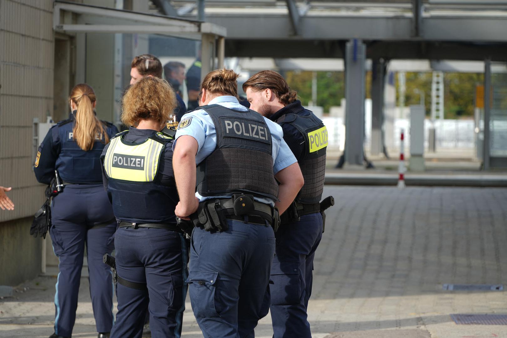 Eksplozija se dogodila u koridoru zgrade kolodvora, rekla je policija savezne pokrajine Bavarske.

