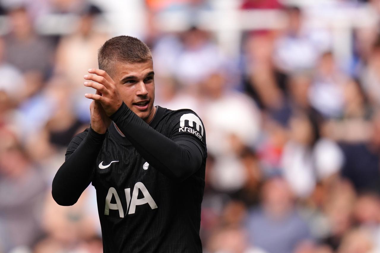 Reading v Tottenham Hotspur - Pre Season Friendly - Select Car Leasing Stadium