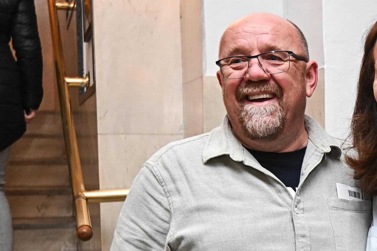 Zagreb: Poznati na premijeri predstave "Krava na granici"