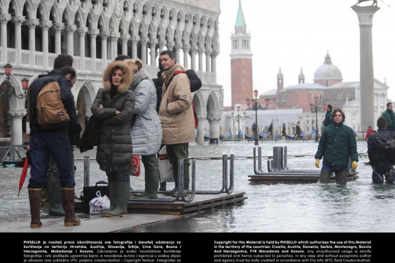 'VENEZIA - ACQUA ALTA IN PIAZZA SAN MARCO - MALTEMPO - PIOGGIA   VENICE  UNDERWATERPhoto: Milestone Media/PIXSELL'