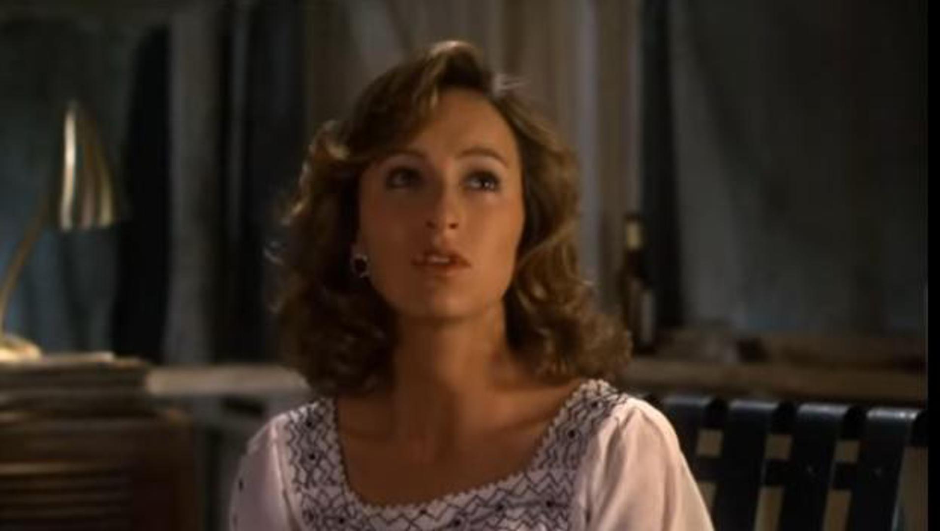 Njezin nesavršeni nos u kombinaciji s prirodnim šarmom odmah je ''kupio'' sve na audiciji i uloga je bila njena. Na krilima popularnosti Jennifer je odlučila estetskim operacijama promijeniti tu nesavršenost koja joj je donijela slavu.