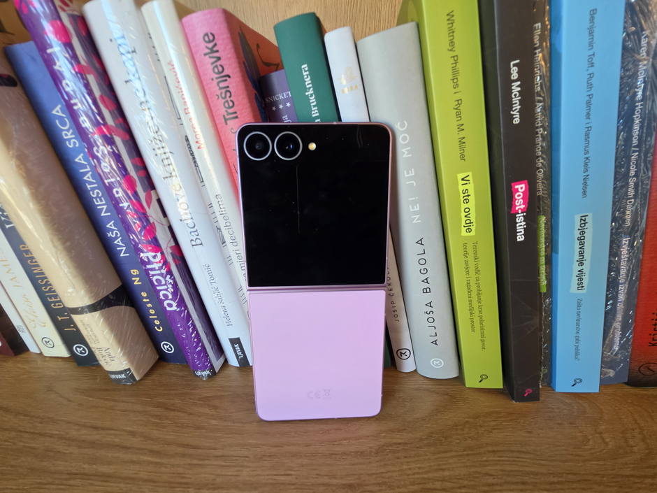 Samsung Galaxy Z Flip8