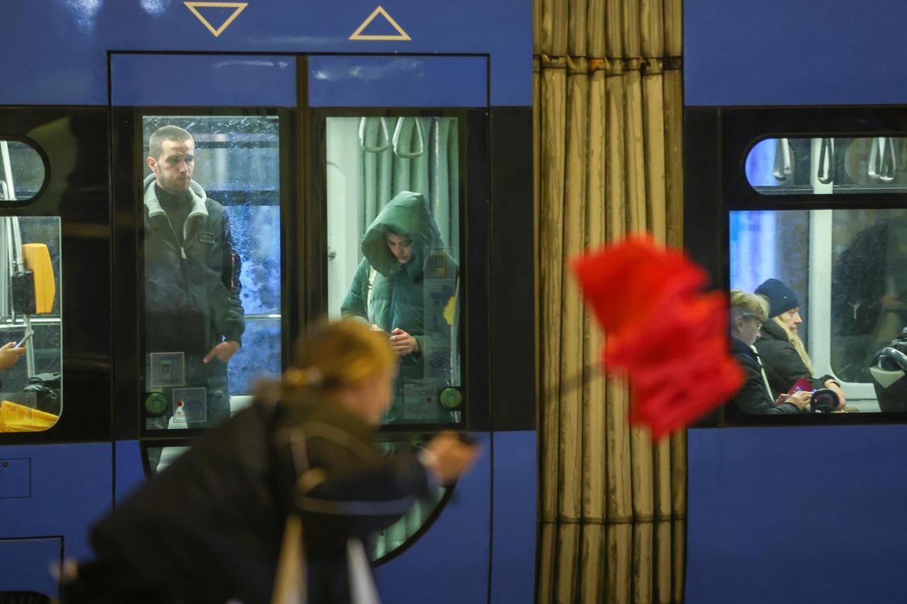 Zagreb: Kišna večer u središtu grada