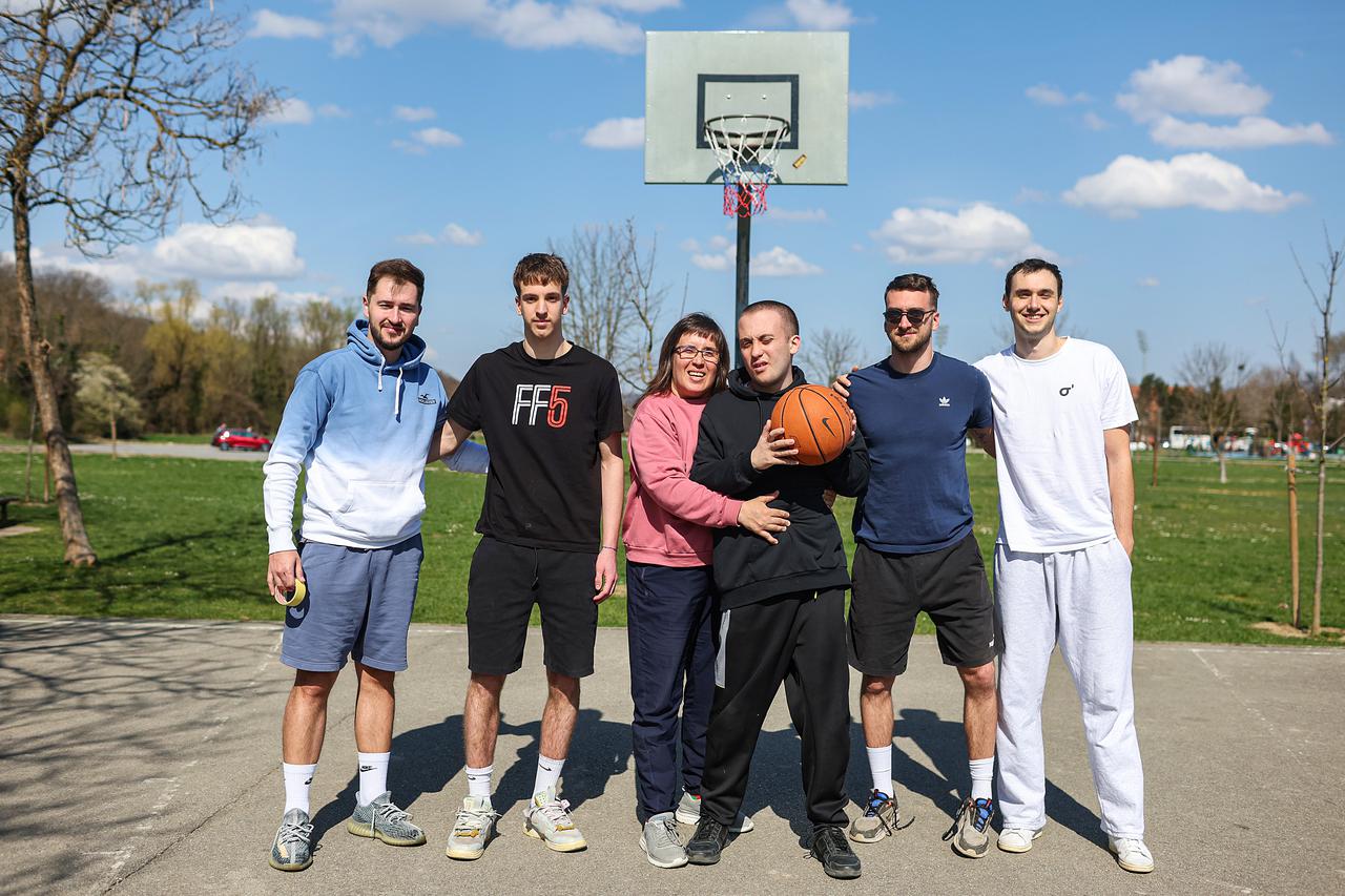 Korisnici igrališta u Sesvetama sami uredili igralište