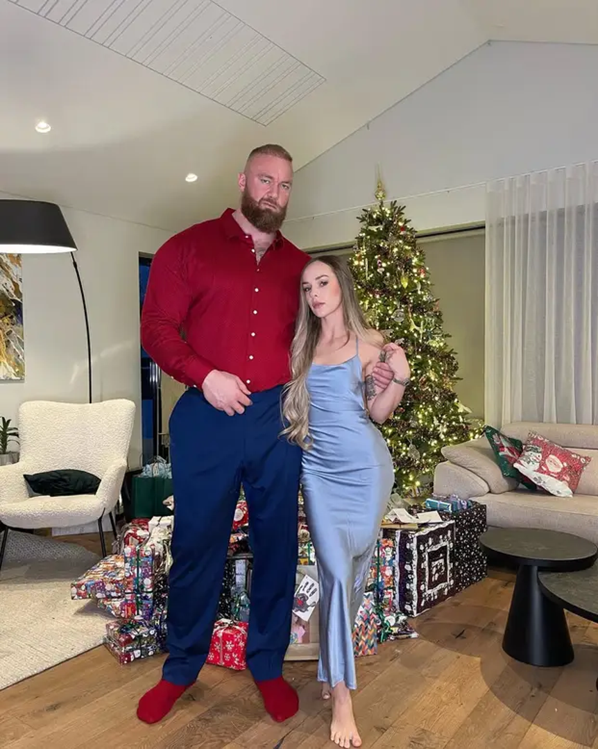 Upoznao ju je 2017. godine u Kanadi gdje je došao zbog strongman natjecanja.