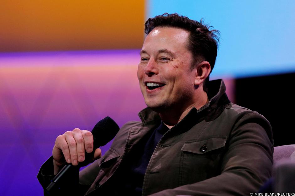 FILE PHOTO: FILE PHOTO: SpaceX owner and Tesla CEO Elon Musk speaks during a conversation with legendary game designer Todd Howard at the E3 gaming convention in Los Angeles
