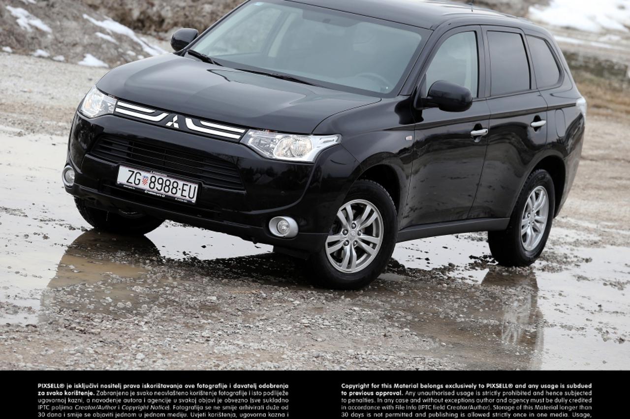 mitsubishi outlander (1)