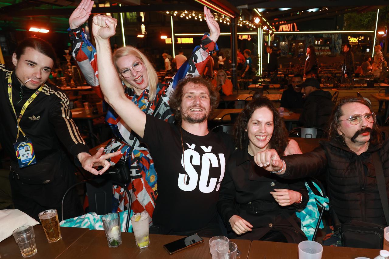 Liverpool: Let 3 prolazak u finale proslavio u pubu 