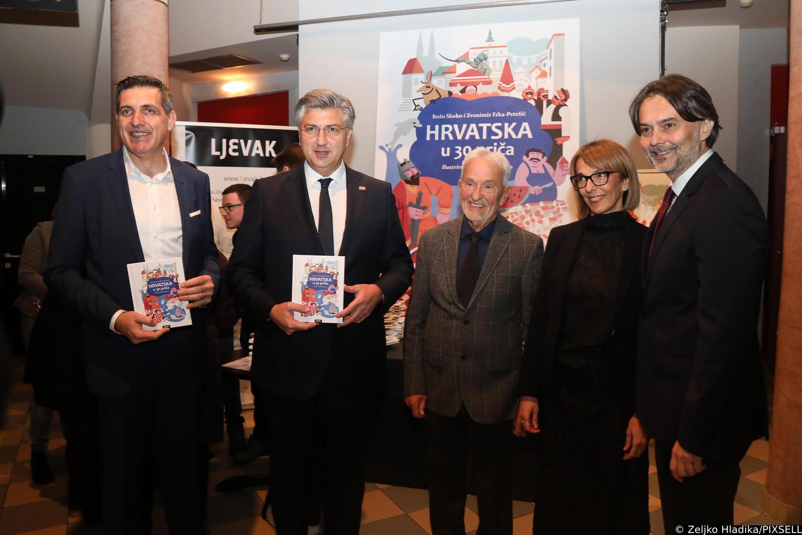 01.12.2023.,Zagreb- U kazalistu Kerempuh odrzana je promocija knjige Boze Skoke i Zvonimira Frke-Petesica "Hrvatska u 30 prica" i "Croatia in 30 Stories" koju je ilustrirao Vedran Klemensa Photo: Zeljko Hladika/PIXSELL