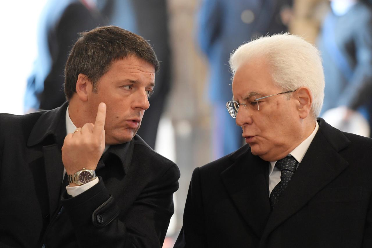 Matteo Renzi talks to President Sergio Mattarella