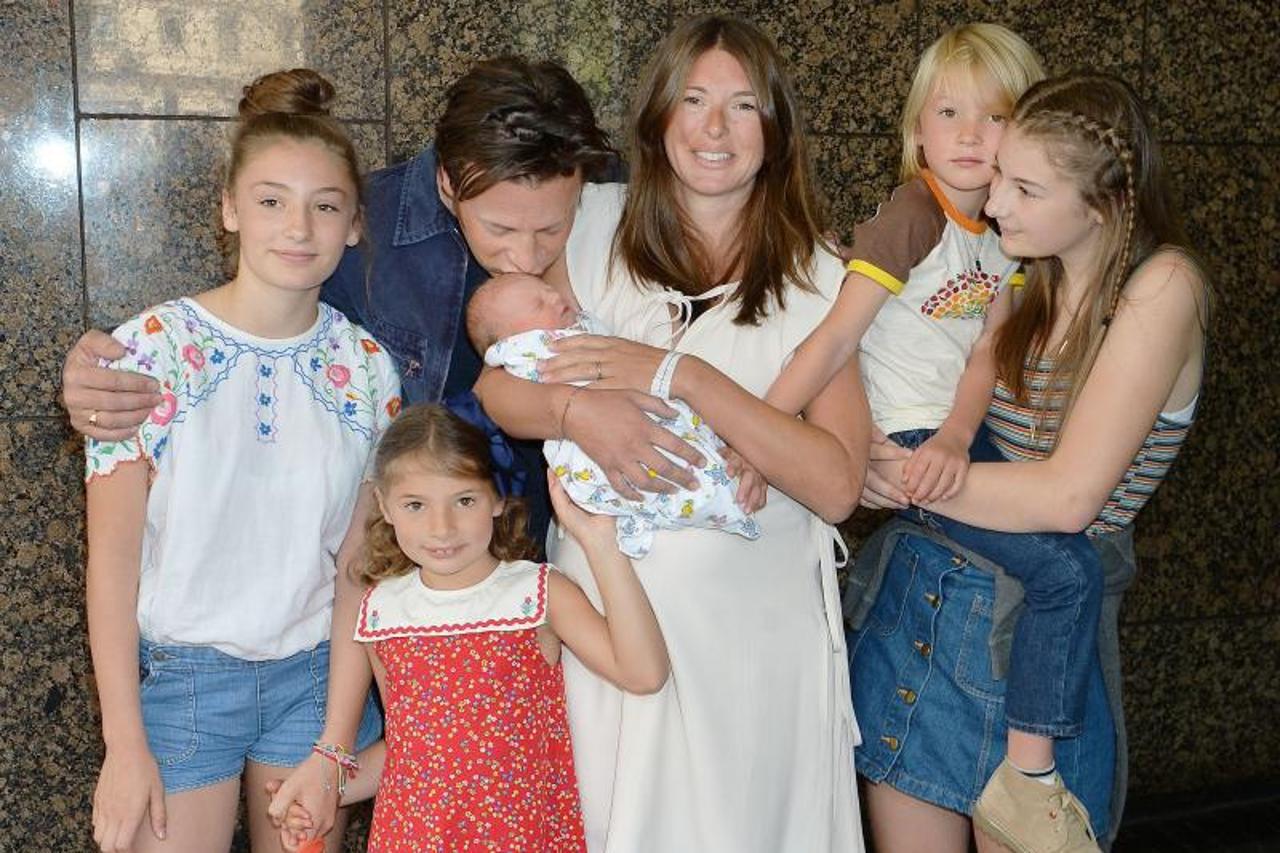 Jamie Oliver u društvu obitelji