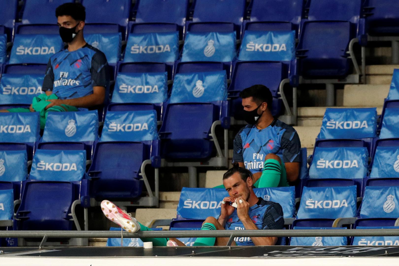 Čini se da ga previše ne dira to što jako malo igra