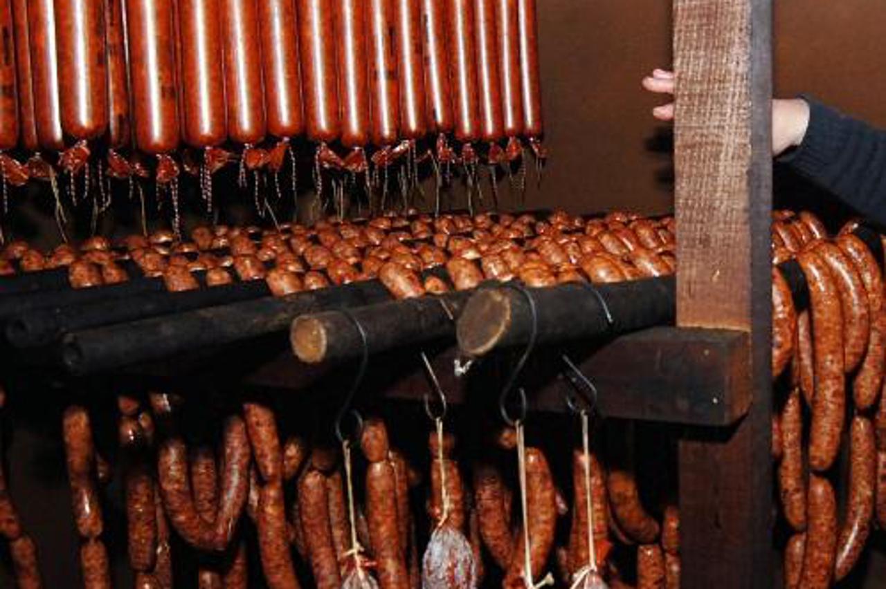 \'01.02.2011., Sisak - Darko Kirin poznati je proizvodjac autohtone posavske kobasice. Photo:Nikola Cutuk/PIXSELL\'