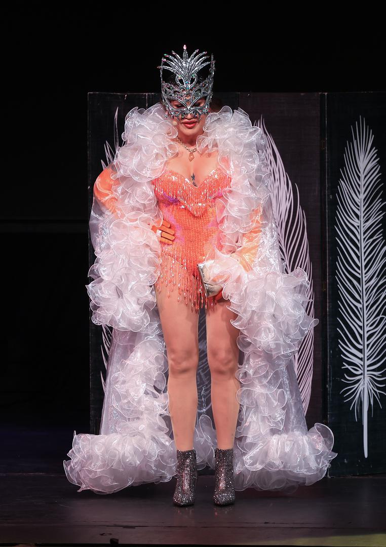  Stalno su me na Instagramu pitali kada dolazim i pisali da me žele vidjeti pa sam pomislila, ako postoji interes, zašto ne. I naravno, najljepše je vratiti se doma nakon toliko vremena. 