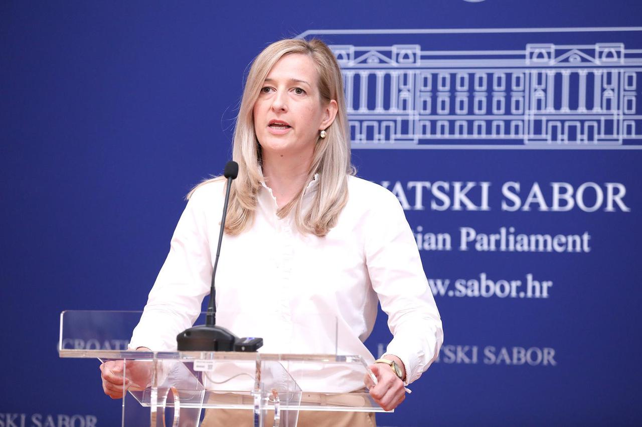 Zagreb: Peđa Grbin i Mirela Ahmetović govorili o inicijativi za promjenu Ustava