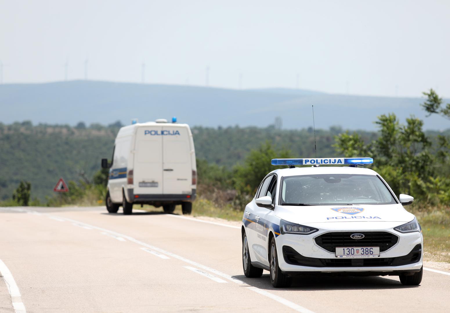 21.06.2023., Pakovo Selo - U kanjonu rijeke Cikole na podrucju Pakova Sela u Sibensko-kninskoj zupaniji srusio se helikopter madjarskih oruzanih snaga koji se u Hrvatskoj nalazi na obuci. Photo: Dusko Jaramaz/PIXSELL