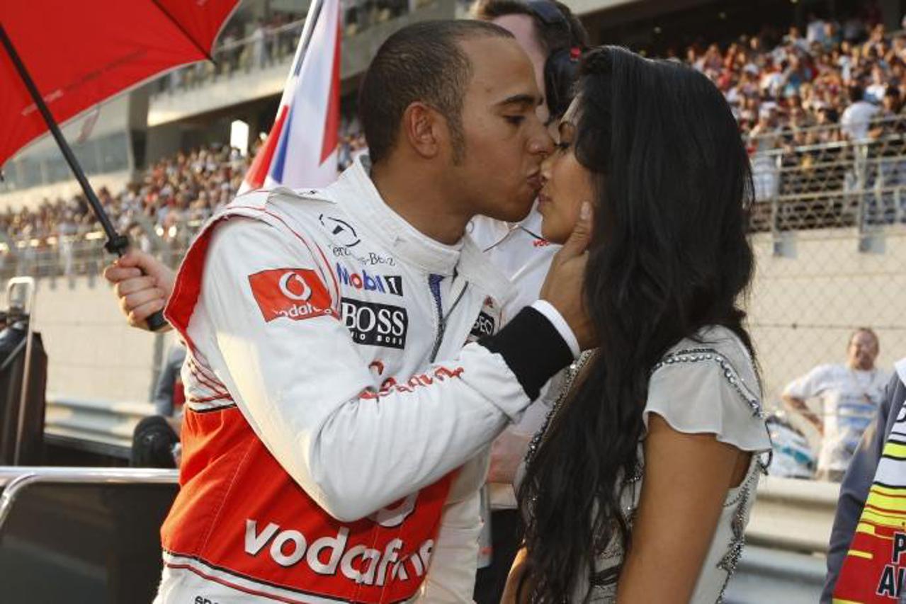 'Motorsports / Formula 1: World Championship 2010, GP of Abu Dhabi, 02 Lewis Hamilton (GBR, Vodafone McLaren Mercedes) and his girlfriend Nicole Scherzinger/DPA/PIXSELL'