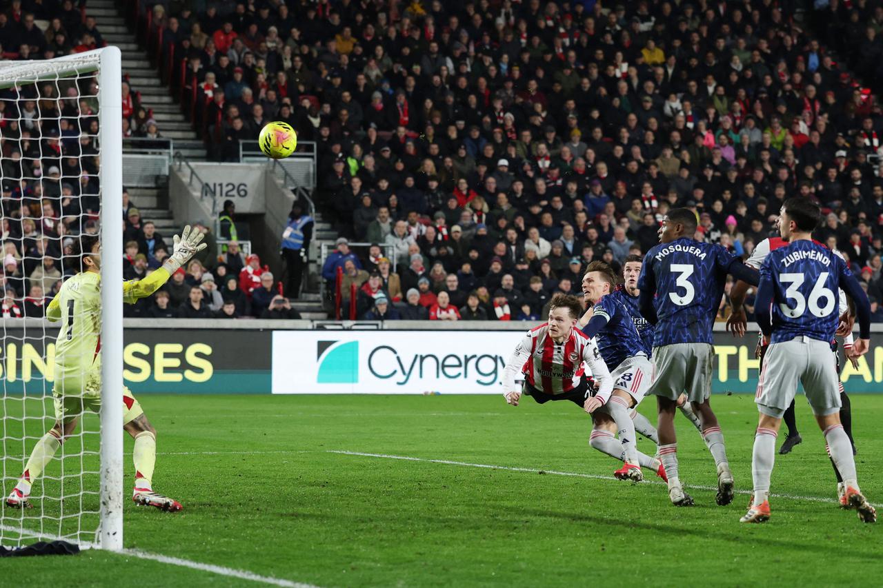 Premier League - Brentford v Arsenal