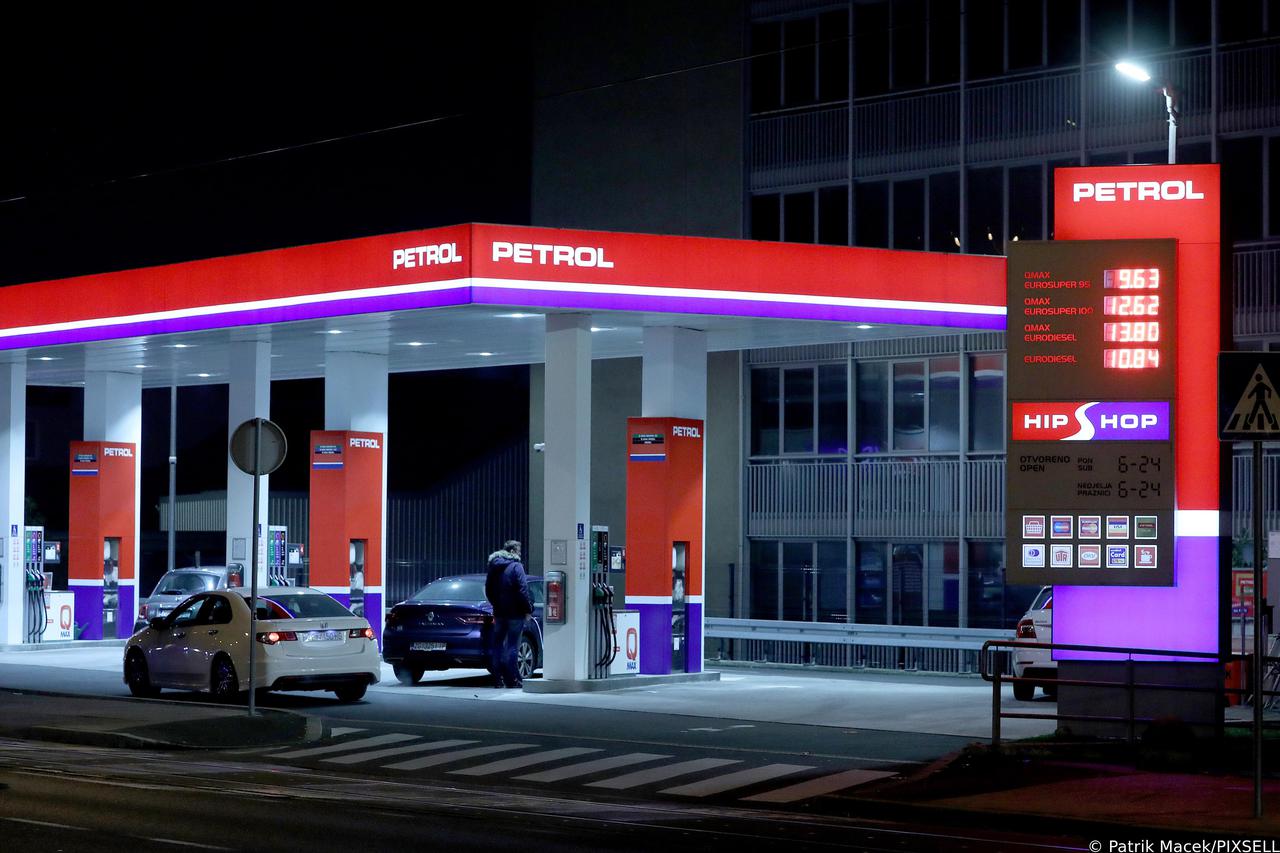 Zagreb: Cijena benzina pala ispod 10 kuna