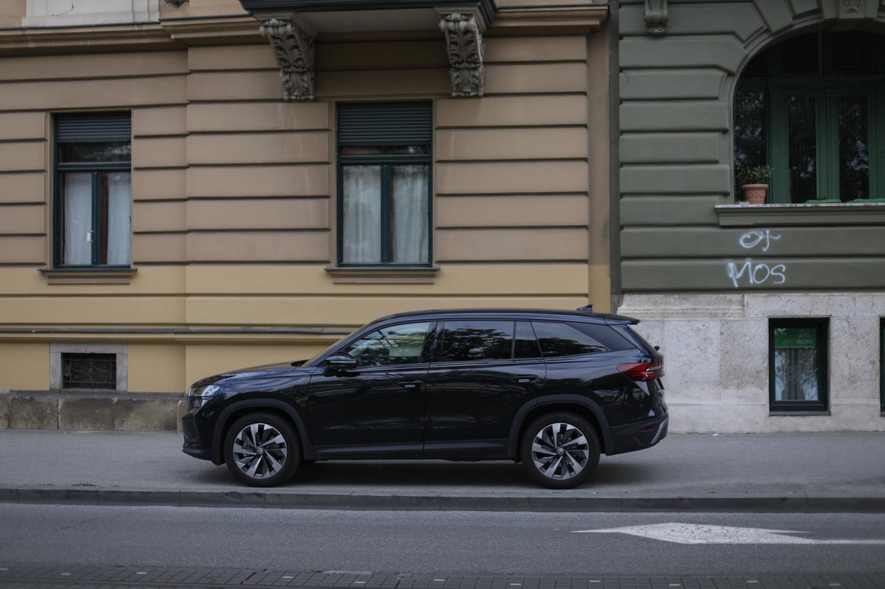 Zagreb: Unatoč dostupnim garažama i parkiralištima u centru grada, sve je više nepropisno parkiranih vozila