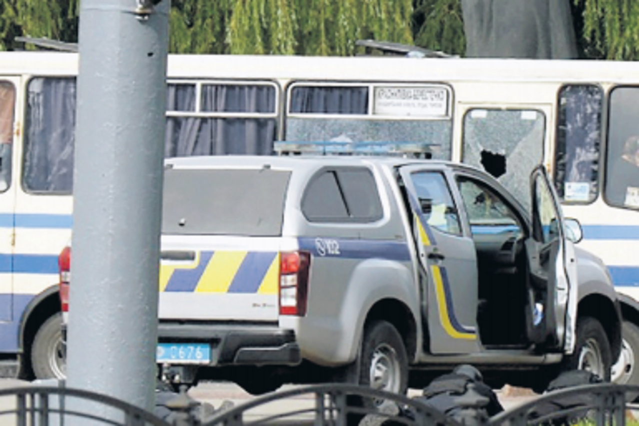Naoružani muškarac oteo je jučer autobus s putnicima u ukrajinskom gradu Lutsku