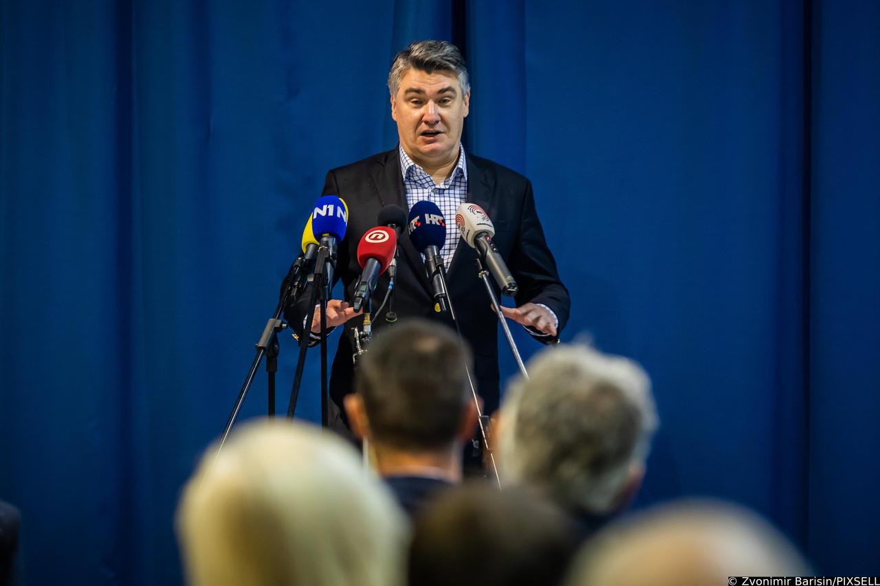 Grohote: Predsjednik Zoran Milanović na polaganju vijenca u spomen na poginule branitelje
